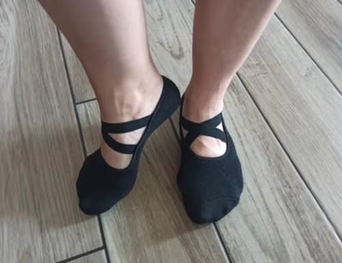 Customer photo review of ALOMIE Pilates Grip Socken™