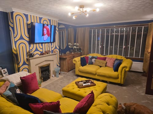 Customer photo review of Vida - Arched Retro Stripes Wallpaper