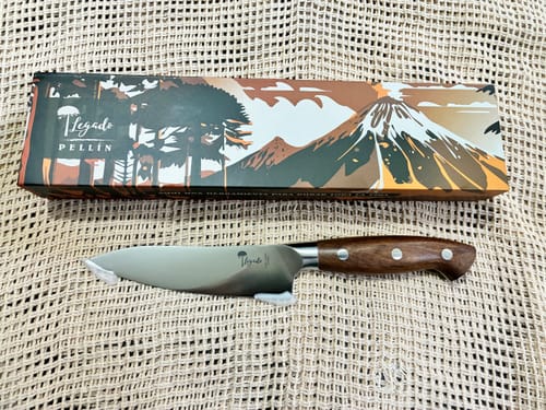 Customer photo review of PELLÍN - Cuchillo Utilitario Acero Alemán Premium Hoja 13 cm LEGADO Con caja regalo