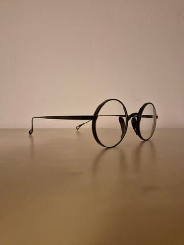 Customer photo review of Gatenac Unisex Full Rim Round Titanium Frame Eyeglasses Gxyj02