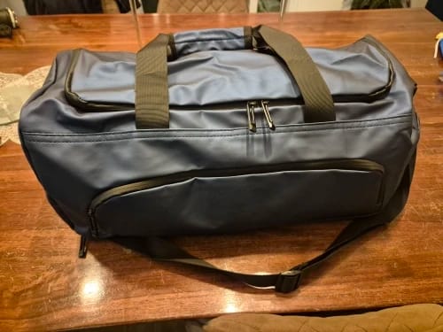 Customer photo review of Sports Gym Bag, Large Capacity Handbag,Portable Travel Duffel Bag, Multi-compartment with Shoes Storage,Perfect for Vacation,Gym
