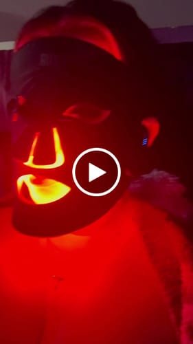 Customer video review of INIA GLOW Wireless Red Light Therapy Mask
