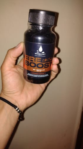 Reseña con foto de un cliente sobre EREBOOST | 60 Cápsulas