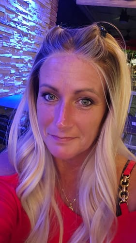 Customer photo review of Hilton Swiss Lace