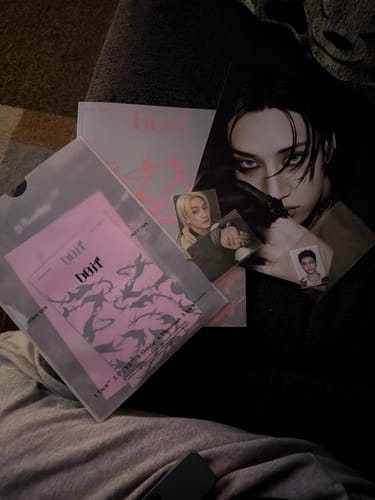 Customer's STRAY KIDS - DO IT SKZ IT TAPE ALBUM laid out, showing the pink packaging, a large print, and photocards.