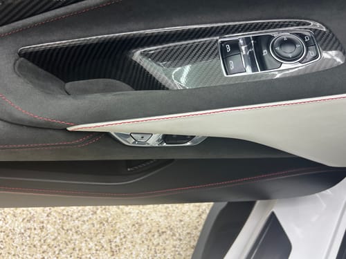 Fernando M. review of Corvette C8 Coupe DRY CARBON FIBER Side Window Switch Control Panel Cover image 1 out of 4