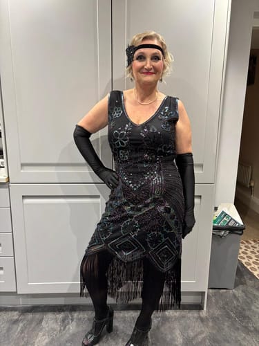 Sheila O. review of 1920s Floral & Black Sequin Flapper Headband image 1 out of 1