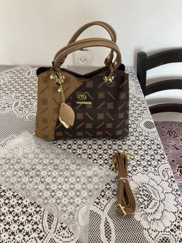 Customer photo review of Luxury Brand Designer Women'S Handbag Leather Printed Shoulder Bag Large Capacity Classic Retro Crossbody Bag Commuting Tote Bag