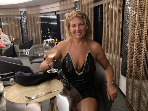 Customer photo review of Black Chain Hemming Dress