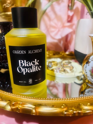 Customer photo review of BLACK OPALITE BODY OIL