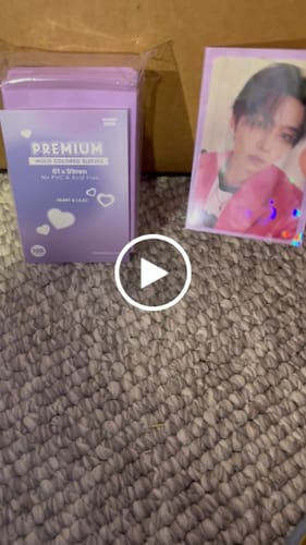 Customer video review of COLORED HOLO PHOTOCARD SLEEVES - HEART HOLO
