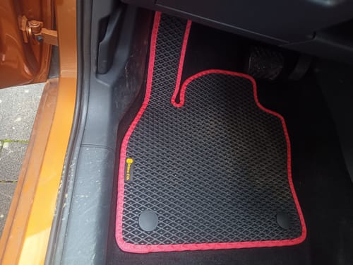 Customer photo review of Auto Fußmatten nach Maß - Komplettset