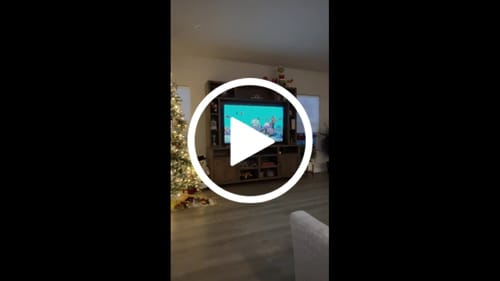 Customer video review of SmartWings Motorized Light Filtering and Blackout Cellular Shades Nowa Designer Texture Helios