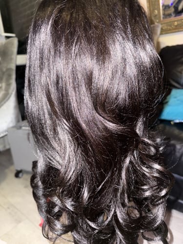 Customer photo review of Wavymy Pre-Styled Butterfly Cut Layer Yaki Straight Natural Wave Wig Beginner Friendly V Part Wig Human Hair Wig 250% Density