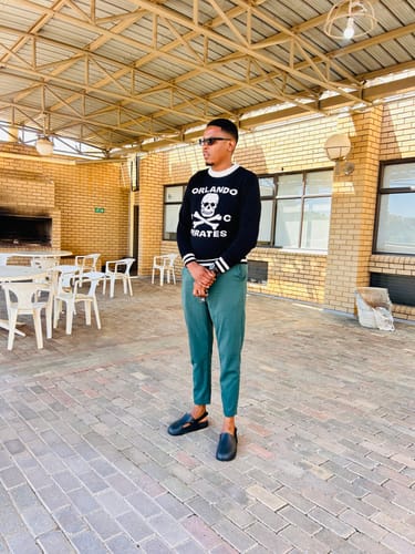 Nthethe M. review of Orlando Pirates Tipped Crew Knit LS Jersey- Black image 1 out of 2