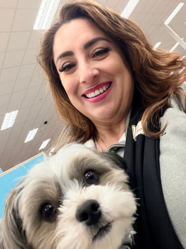 Customer photo review of Lightweight Pet Sling – Black - 2–11 lbs / 1–5 kg (Spring/Summer)