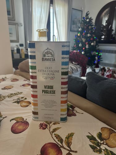 Customer photo review of Olio di Oliva che non pizzica in gola Latta da 5 litri in offerta