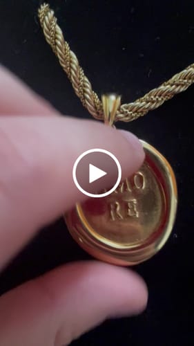 Customer video review of Ciondolo "Amore"