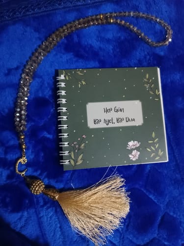 Customer photo review of Her Güne Bir Ayet Bir Dua Kitapçığı