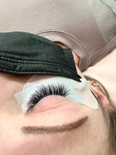 Customer photo review of UV Lash Glue Clear 5ml