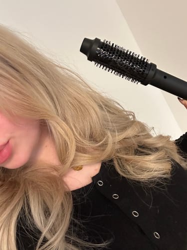 Customer photo review of HotCurve™ | DIE Virale Blowout-Bürste