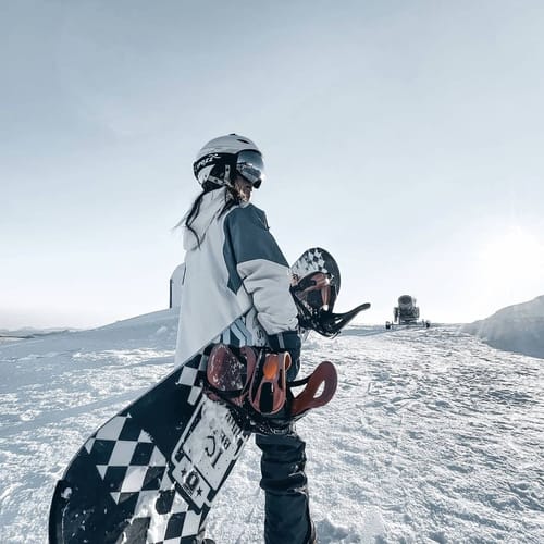 Customer photo review of Men's Ski Suits Loose Hooded Ski Jackets and Pants Set