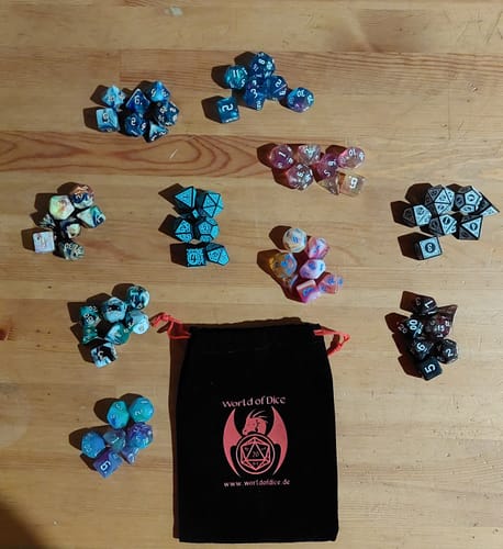 Customer photo review of Mystery Bag of Holding mit 10x7 Kunststoff Würfel