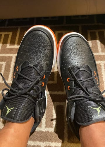 Customer photo review of Jordan Men's Max Aura 5 Basketball Shoes