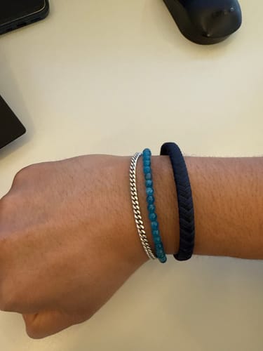 Customer photo review of Pulsera de Apatita Azul 🌀👁️🦋 (4 mm) Intuición, Inspiración y Claridad