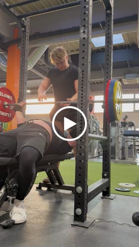 Customer video review of Heavy Black Wrist Wraps, 1 Pair - IPF Approved – 60cm/90cm