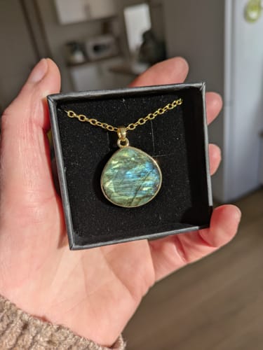 Customer photo review of Collier Labradorite Femme