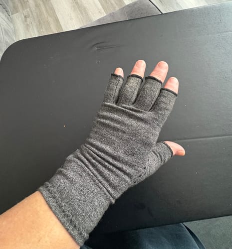 Customer photo review of Premium Onecompress™ Gloves