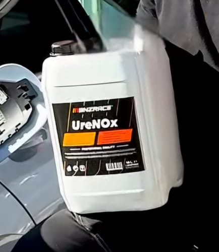 Customer photo review of UreNOx. Sustituto de AdBlue