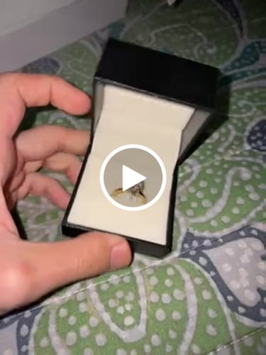 Customer video review of Louily Luxury Crushed Ice Oval Cut Engagement Ring