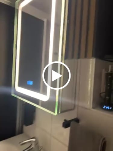 Customer video review of SONNI LED Spiegelschrank mit Beleuchtung 50 × 70cm Aluminium beschlagfrei Kabelloses Scharnier Design, Badezimmerschrank mit Spiegel und Steckdose für Badezimmer IP44 wasserdiht