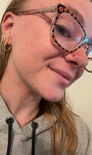 Customer photo review of Titanium Horseshoe Nose Ring