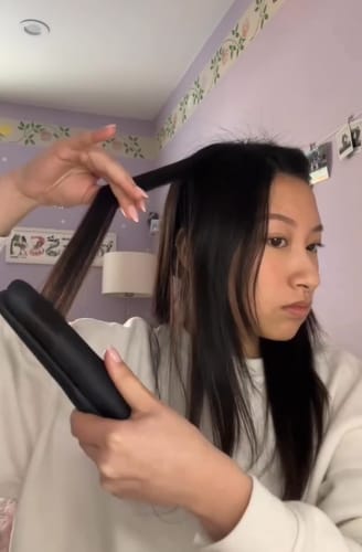 Customer photo review of Sunmay Voga Cordless Hair Straightener and Curler 2 in 1, Portable Flat Iron Hair Straightener , 30S Fast Heat Up Ceramic Flat Iron with 5000mAh Battery, Anti-Scald, Travel Size Preferred Gifts