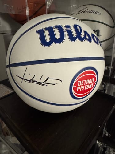 Customer photo review of Isiah Thomas Autograph Signing