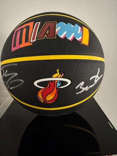 Customer photo review of Dwyane Wade Autograph Signing
