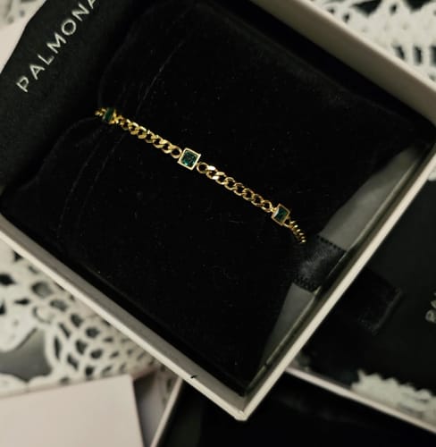 Customer photo review of Gold Green Gem Chain Bracelet