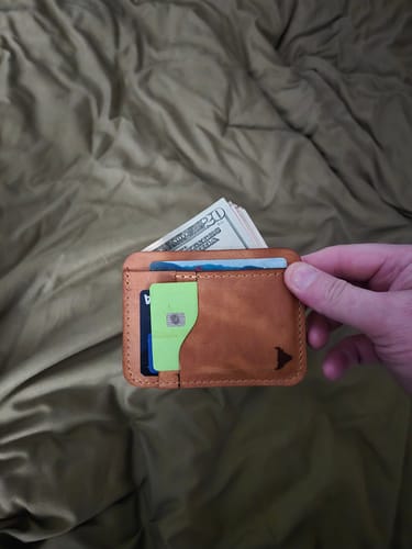 Customer photo review of Mansfield Minimalist Wallet