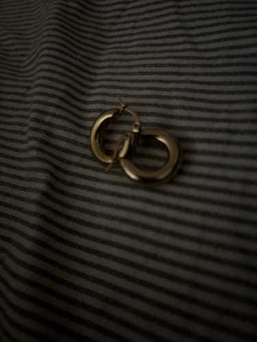 Customer photo review of Small Oblong Hoops