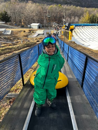 Customer photo review of Kids Detachable Hood Snowsuits Extreme Warm Ski Jacket & Pants