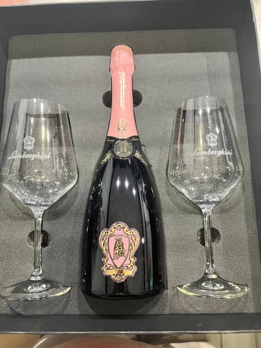 Customer photo review of Lamborghini Rosè "The Legend" with Gift Set & Wine Glasses