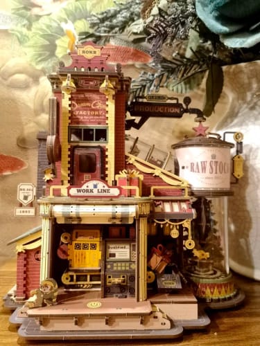 Customer photo review of Christmas Dream Gift Factory Wooden Music Box