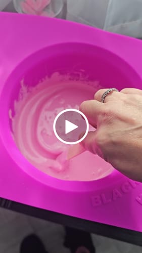 Customer video review of Large Silicone Insert for 5lb Wax Warmers