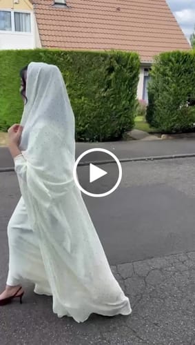 Customer video review of Jennah