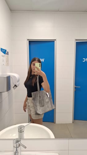 Reseña con foto de un cliente sobre Cartera Tote Mate Tarjetero