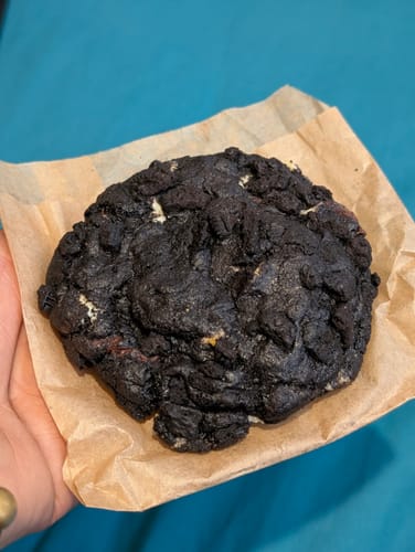 Customer photo review of Cookies & Cream New York Cookie
