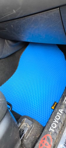 Taras J. review of Auto Fußmatten nach Maß - Komplettset image 4 out of 5